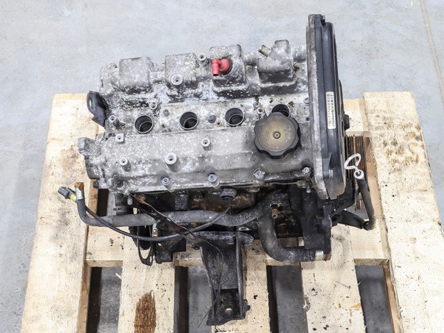 Двигатель (мотор) без навесного в сборе MD974184 1BU