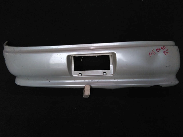 Бампер задний белый с 1 парктроником (царапины, вмятина) 5215922590G1 BU (Б/У) для TOYOTA MARK II X90 1992-1996