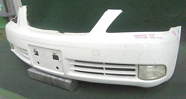 Бампер передний белый в сборе с ПТФ (потерт) 5211930510A1 1BU (Б/У) для TOYOTA CROWN MAJESTA S180 2004-2006
