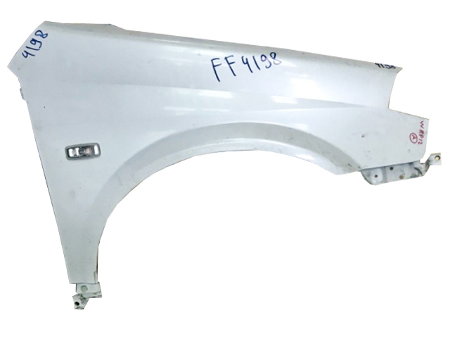 Крыло переднее правое белое с повторителем (потертости) 63100AU030 4BU (Б/У) для NISSAN PRIMERA III P12 2002-2008