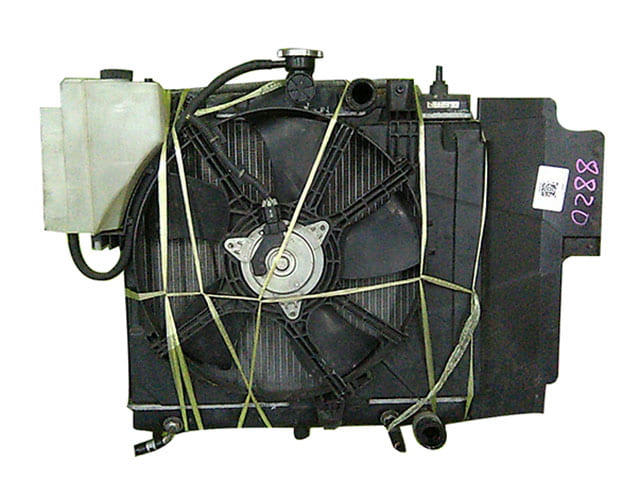 Радиатор охлаждения двигателя в сборе с диффузором, моторчик, бачок 2WD АКПП  214603U500 BU 