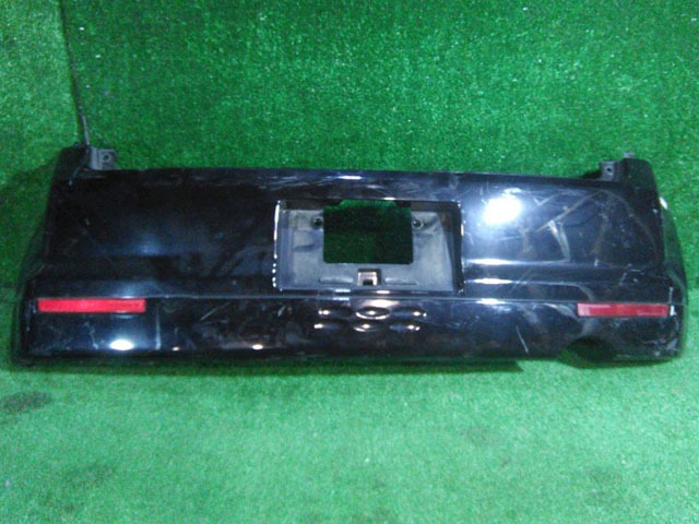 Бампер задний черный с катафотами 850106A00A BU (Б/У) для NISSAN OTTI II H92 2006-2013
