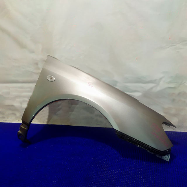 Крыло переднее правое серебро (потерто) 57110FE220 BU (Б/У) для SUBARU IMPREZA G11 2005-2007