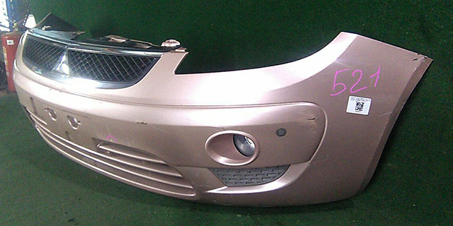 Бампер передний розовый в сборе с решеткой радиатора, ПТФ, заглушки, парктроники (потерт) 6400A280RD BU для MITSUBISHI COLT