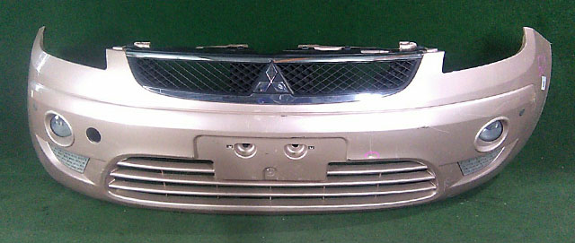 Бампер передний розовый в сборе с решеткой радиатора, ПТФ, заглушки, парктроники (потерт) 6400A280RD BU для MITSUBISHI COLT