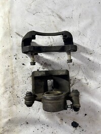 Суппорт тормозной передний правый 2WD