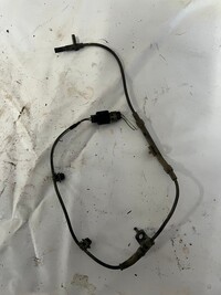 Датчик ABS задний правый 2WD