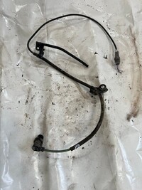 Датчик ABS передний правый 2WD