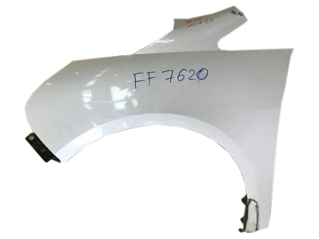Крыло переднее левое белое в сборе с кронштейном MN150859 2BU для MITSUBISHI GRANDIS