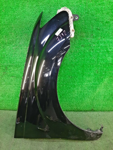 Крыло переднее правое черное в сборе с кронштейном 5220B398 4BU (Б/У) для MITSUBISHI OUTLANDER XL CW 2007-2010