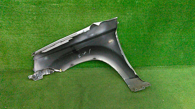 Крыло переднее правое серебро в сборе с повторителем 631128H400 5BU (Б/У) для NISSAN X-TRAIL T30 2000-2007