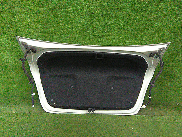Крышка багажника белая в сборе с замком, камера (потерта) H430MJN2AA 3BU (Б/У) для NISSAN TEANA J32 2008-2013