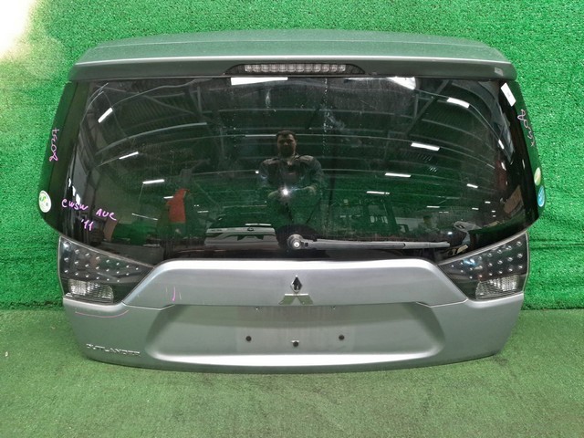 Крышка багажника серебро в сборе со стеклом, стеклоочиститель, спойлер, фонари, камера (царапины) 5801A524 4BU (Б/У) для MITSUBISHI OUTLANDER XL