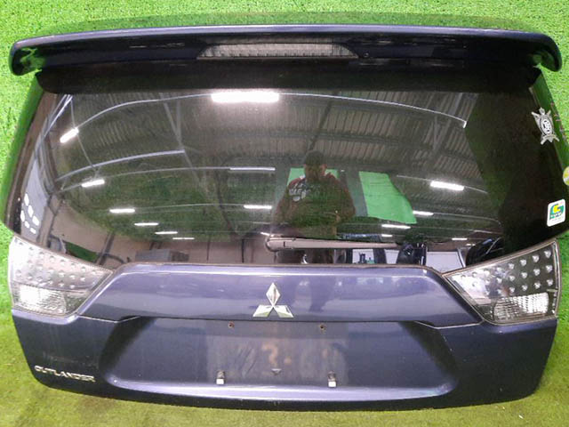 Крышка багажника синяя в сборе со стеклом, спойлер высокий, стеклоочиститель, фонари, петли 5801A302 1BU (Б/У) для MITSUBISHI OUTLANDER XL CW 2010-2012