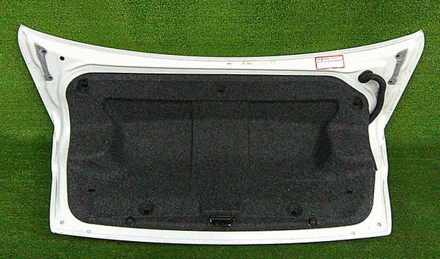 Крышка багажника белая в сборе с фонарями, камера, кнопка (потерта) 5920A137 2BU (Б/У) для MITSUBISHI LANCER X