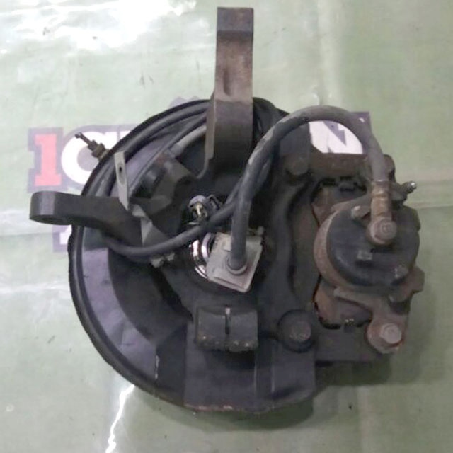 Кулак поворотный левый в сборе со ступицей, диск, суппорт 2WD MR403405 3BU (Б/У) для MITSUBISHI LANCER IX