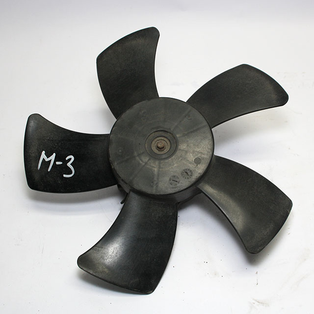 Мотор вентилятора диффузора радиатора правый с крыльчаткой L32815150 BU (Б/У) для MAZDA 3 BL 2008-2013