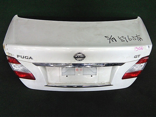 Крышка багажника белая в сборе с замком, с хромированной накладкой, с камерой H430M1MEMD BU для NISSAN FUGA I Y50 2004-2009