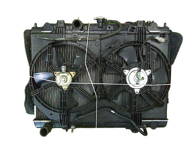 Радиатор охлаждения двигателя в сборе с диффузором, моторчики АКПП  21460AE000 2BU 