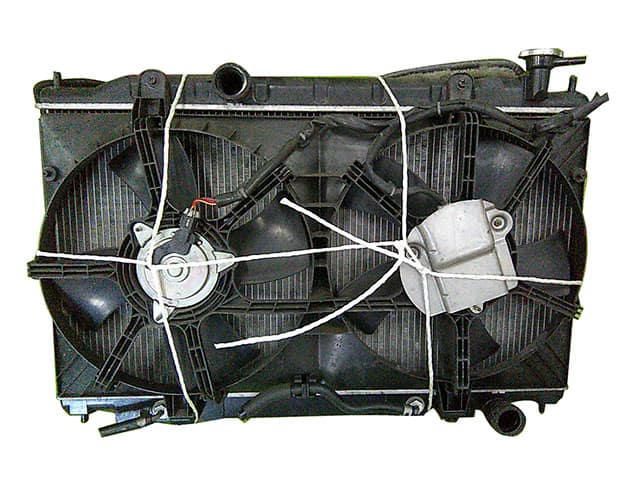 Радиатор охлаждения двигателя в сборе с диффузором, моторчики АКПП 214609Y600 BU для NISSAN TEANA J31 2003-2008