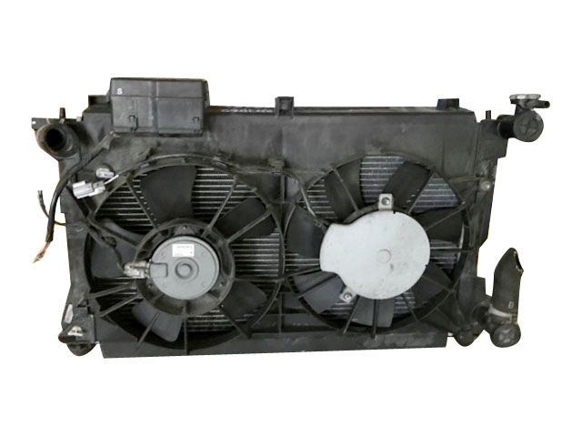 Радиатор охлаждения двигателя в сборе с диффузором, моторчиками и блоком предохранителей 164000H180 5BU (Б/У) для TOYOTA AVENSIS T250 2003-2008