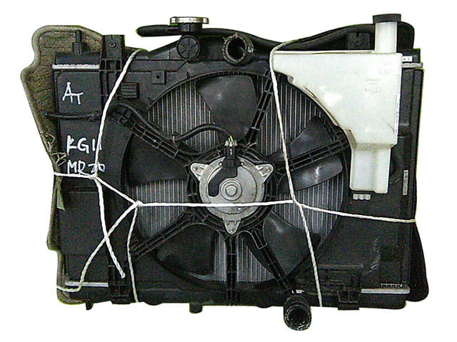 Радиатор охлаждения двигателя в сборе с диффузором, моторчик, бачок АКПП 21410EW000 BU (Б/У) для NISSAN BLUEBIRD SYLPHY II G11 2005-2012