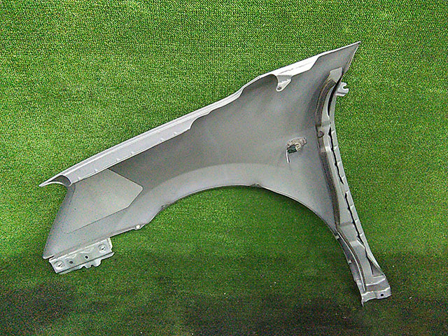 Крыло переднее правое серебро в сборе с кронштейном, повторитель 63100EW030 2BU (Б/У) для NISSAN BLUEBIRD SYLPHY II G11 2005-2012